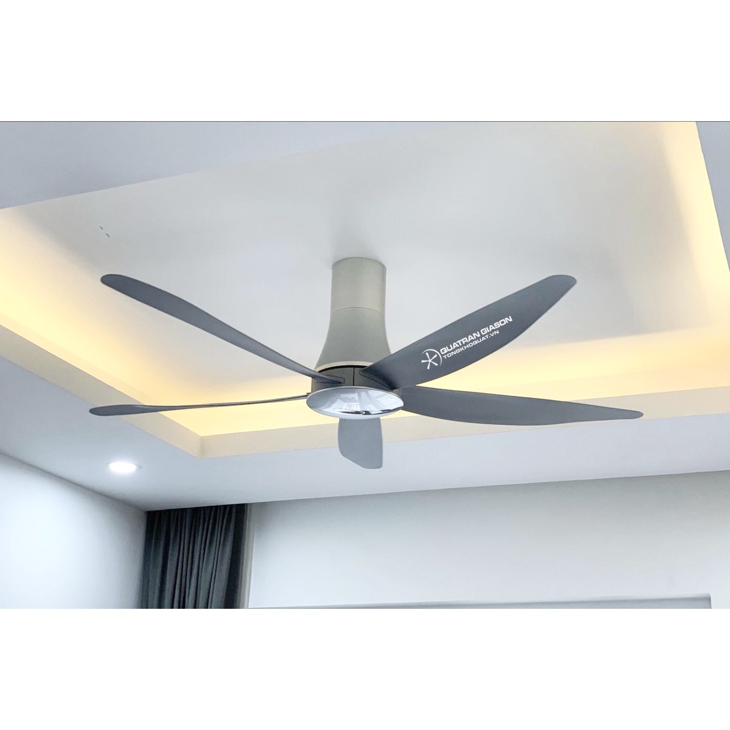 Thiết kế sang trọng, hiện đại phù hợp với không gian của ngôi nhà Thiết kế sang trọng, hiện đại phù hợp với không gian của ngôi nhà